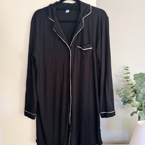 Old Navy Black Sleep Shirt with White Piping